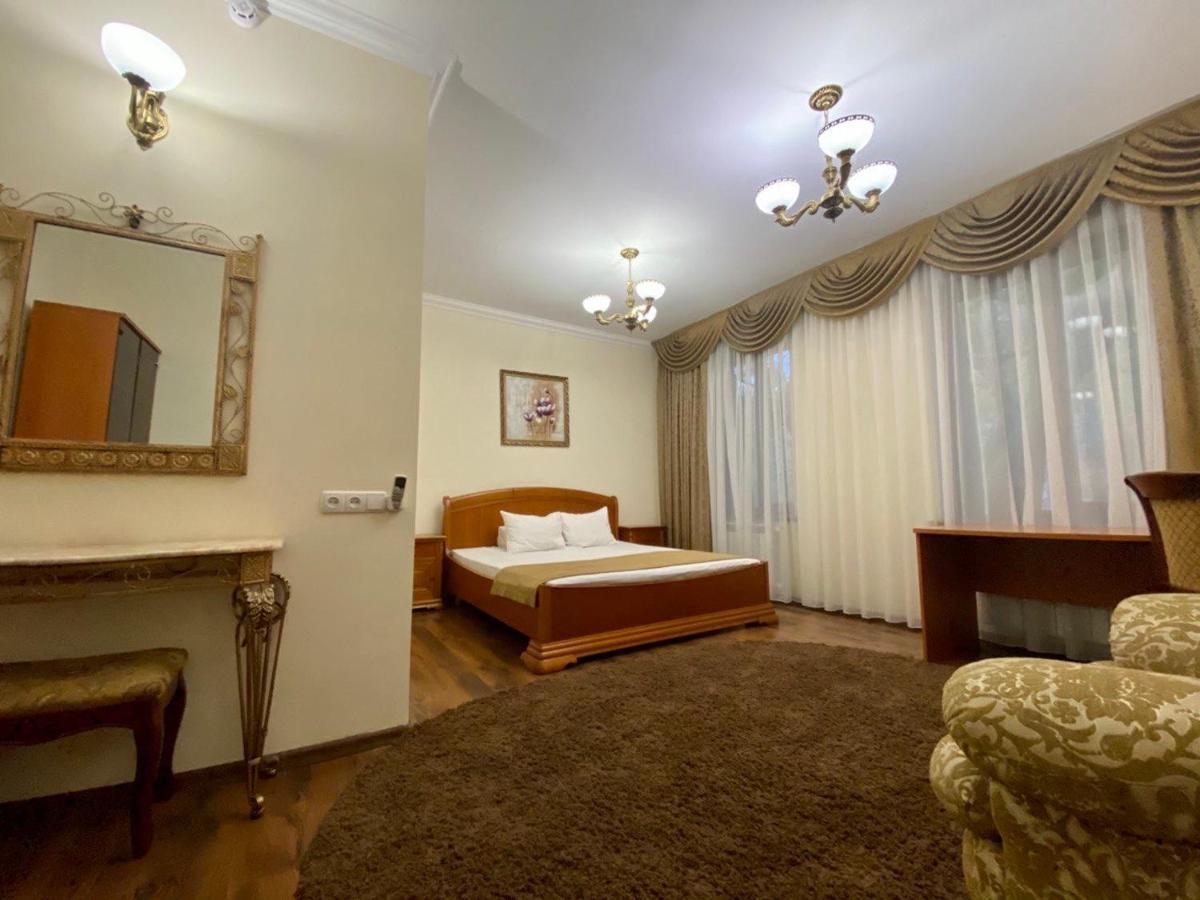 Boomerang Business Hotel Oldenburg Bagian luar foto