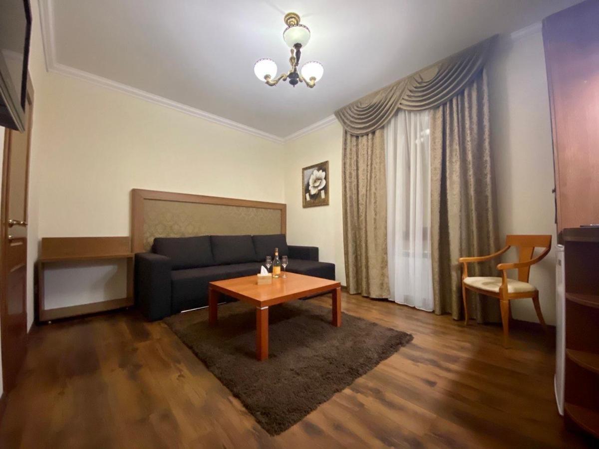 Boomerang Business Hotel Oldenburg Bagian luar foto